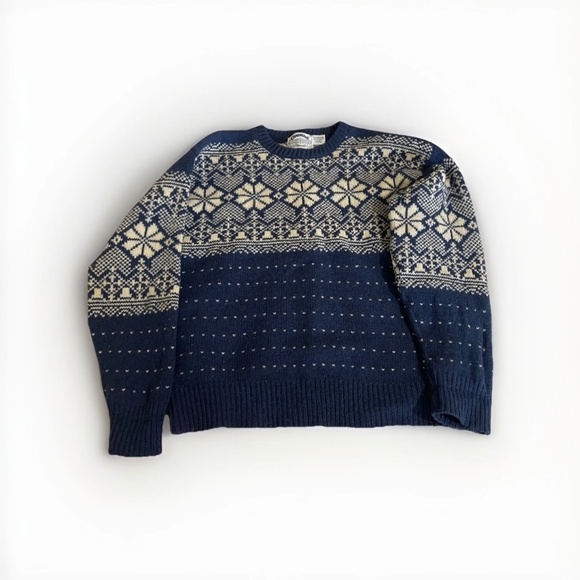 Cambridge Dry Goods Other - Cambridge Dry Goods Men's Snowflake Sweater Wool Blend, Aztec Pattern